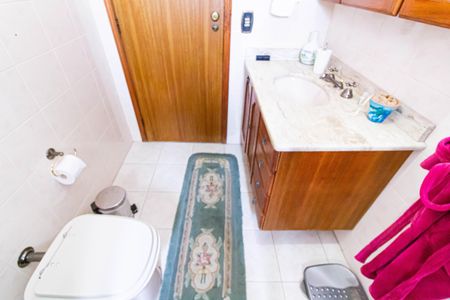 Casa à venda com 160m², 3 quartos e 2 vagas Casa à venda com 160m², 3 quartos e 2 vagasBanheiro Social