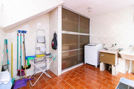 Casa à venda com 160m², 3 quartos e 2 vagas Casa à venda com 160m², 3 quartos e 2 vagasÁrea de Serviço