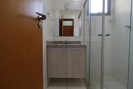 Apartamento para alugar com 117m², 3 quartos e 2 vagas Apartamento para alugar com 117m², 3 quartos e 2 vagasBanheiro da Suíte 1