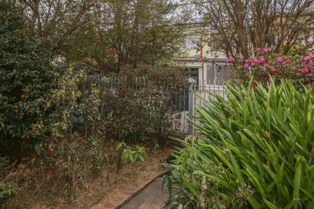 Casa à venda com 300m², 3 quartos e 6 vagas Casa à venda com 300m², 3 quartos e 6 vagasEntrada