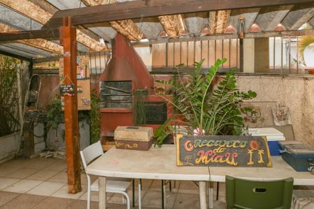 Casa à venda com 300m², 3 quartos e 6 vagas Casa à venda com 300m², 3 quartos e 6 vagasChurrasqueira