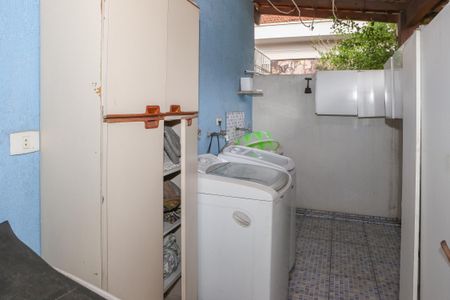 Casa à venda com 300m², 3 quartos e 6 vagas Casa à venda com 300m², 3 quartos e 6 vagasÁrea de Serviço