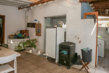 Casa à venda com 300m², 3 quartos e 6 vagas Casa à venda com 300m², 3 quartos e 6 vagasChurrasqueira