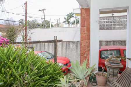 Casa à venda com 300m², 3 quartos e 6 vagas Casa à venda com 300m², 3 quartos e 6 vagasEntrada