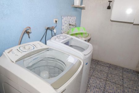 Casa à venda com 300m², 3 quartos e 6 vagas Casa à venda com 300m², 3 quartos e 6 vagasÁrea de Serviço