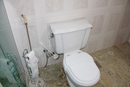 Casa de condomínio para alugar com 384m², 6 quartos e 4 vagasBanheiro da Suíte 2