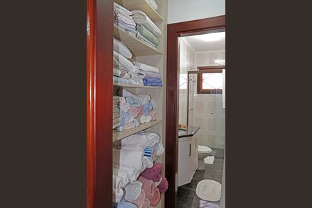 Casa de condomínio para alugar com 384m², 6 quartos e 4 vagasBanheiro da Suíte 1