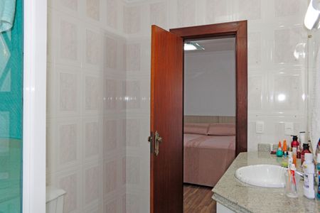 Casa de condomínio para alugar com 384m², 6 quartos e 4 vagasBanheiro da Suíte 2