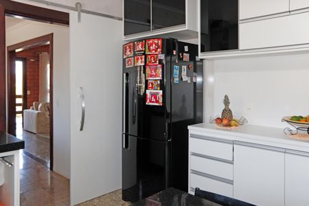 Casa de condomínio para alugar com 384m², 6 quartos e 4 vagasCozinha
