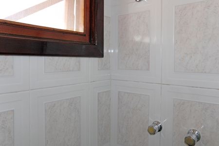 Casa de condomínio para alugar com 384m², 6 quartos e 4 vagasBanheiro Social 1