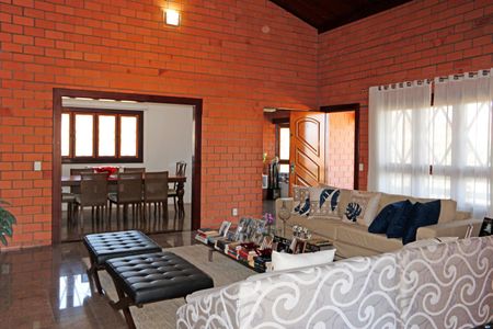 Sala de casa de condomínio para alugar com 6 quartos, 384m² em Condomínio Estância Marambaia, Vinhedo