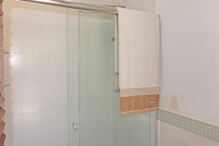 Casa de condomínio para alugar com 384m², 6 quartos e 4 vagasBanheiro Social 2