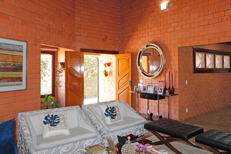 Sala de casa de condomínio para alugar com 6 quartos, 384m² em Condomínio Estância Marambaia, Vinhedo