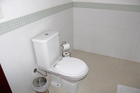 Casa de condomínio para alugar com 384m², 6 quartos e 4 vagasBanheiro da Suíte 3