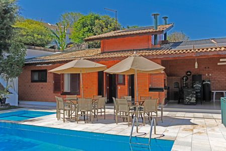 Casa de condomínio para alugar com 384m², 6 quartos e 4 vagasÁrea Externa