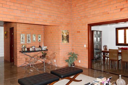 Casa de condomínio para alugar com 384m², 6 quartos e 4 vagasSala