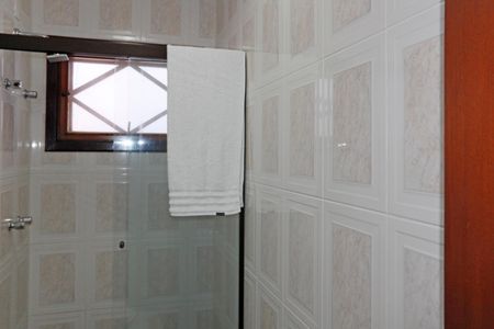 Casa de condomínio para alugar com 384m², 6 quartos e 4 vagasBanheiro da Suíte 1