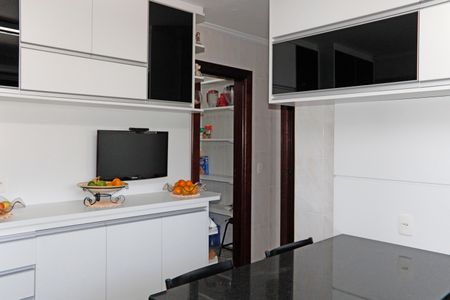 Casa de condomínio para alugar com 384m², 6 quartos e 4 vagasCozinha