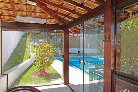 Casa de condomínio para alugar com 384m², 6 quartos e 4 vagasÁrea Gourmet