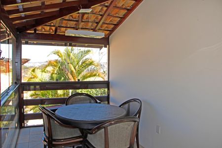 Casa de condomínio para alugar com 384m², 6 quartos e 4 vagasÁrea Gourmet