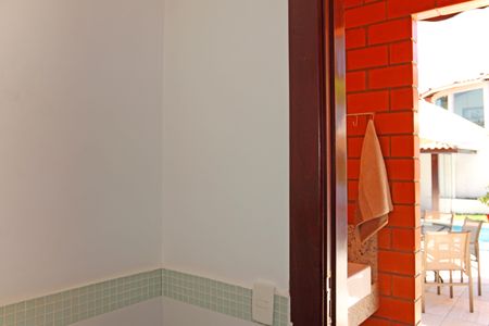 Casa de condomínio para alugar com 384m², 6 quartos e 4 vagasBanheiro Social 2