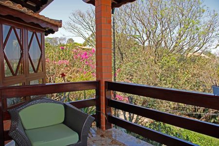 Casa de condomínio para alugar com 384m², 6 quartos e 4 vagasVaranda