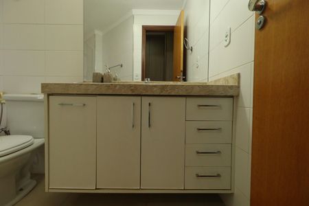Apartamento para alugar com 216m², 4 quartos e 3 vagas Apartamento para alugar com 216m², 4 quartos e 3 vagasBanheiro da Suíte 3