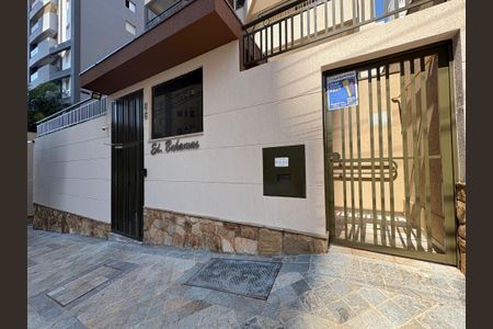 Apartamento para alugar com 216m², 4 quartos e 3 vagas Apartamento para alugar com 216m², 4 quartos e 3 vagasFachada