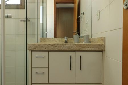 Apartamento para alugar com 216m², 4 quartos e 3 vagas Apartamento para alugar com 216m², 4 quartos e 3 vagasBanheiro da Suíte 4
