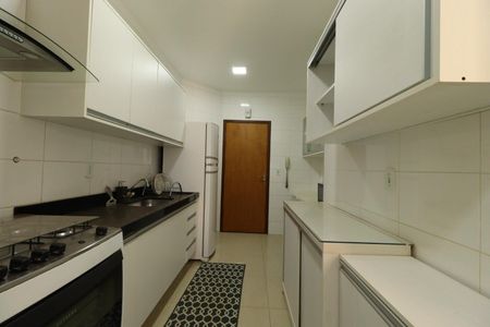 Apartamento para alugar com 216m², 4 quartos e 3 vagas Apartamento para alugar com 216m², 4 quartos e 3 vagasCozinha