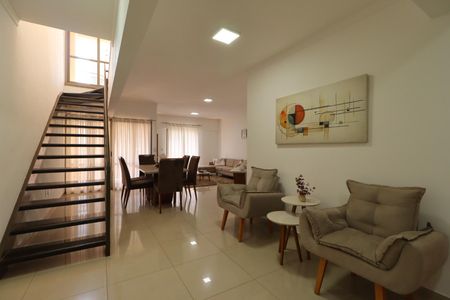 Apartamento para alugar com 216m², 4 quartos e 3 vagas Apartamento para alugar com 216m², 4 quartos e 3 vagasSala
