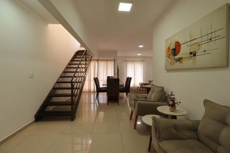 Apartamento para alugar com 216m², 4 quartos e 3 vagas Apartamento para alugar com 216m², 4 quartos e 3 vagasSala