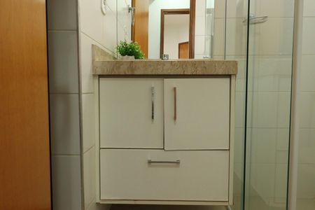 Apartamento para alugar com 216m², 4 quartos e 3 vagas Apartamento para alugar com 216m², 4 quartos e 3 vagasBanheiro da Suíte 1