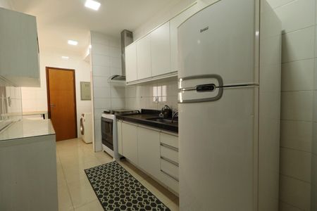 Apartamento para alugar com 216m², 4 quartos e 3 vagas Apartamento para alugar com 216m², 4 quartos e 3 vagasCozinha
