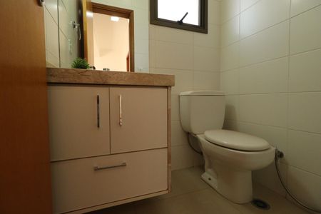 Apartamento para alugar com 216m², 4 quartos e 3 vagas Apartamento para alugar com 216m², 4 quartos e 3 vagasLavabo