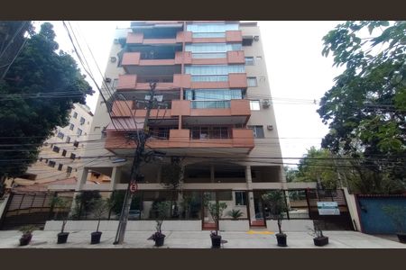 Apartamento à venda com 77m², 3 quartos e 1 vaga Apartamento à venda com 77m², 3 quartos e 1 vagaFachada