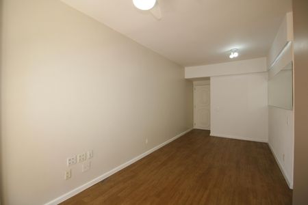 Apartamento à venda com 77m², 3 quartos e 1 vagaSala