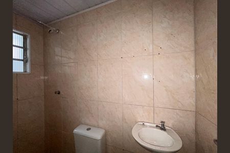 Banheiro Social de casa para alugar com 1 quarto, 40m² em Jaguará, São Paulo