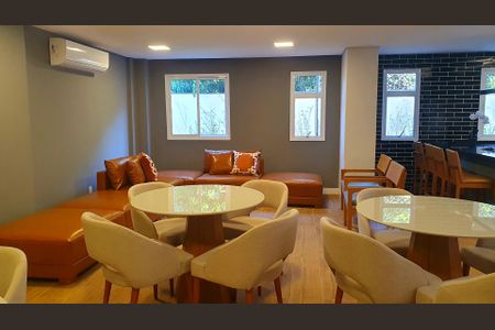 Apartamento para alugar com 73m², 2 quartos e 1 vagaÁrea comum