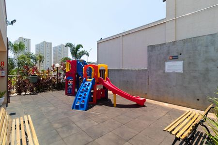 Apartamento à venda com 45m², 2 quartos e 1 vaga Apartamento à venda com 45m², 2 quartos e 1 vagaÁrea comum - Playground