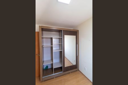 Apartamento à venda com 45m², 2 quartos e 1 vaga Apartamento à venda com 45m², 2 quartos e 1 vagaQuarto 01 - Armário