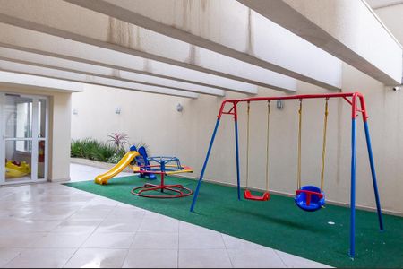 Apartamento à venda com 65m², 2 quartos e 1 vaga Apartamento à venda com 65m², 2 quartos e 1 vagaÁrea comum - Playground