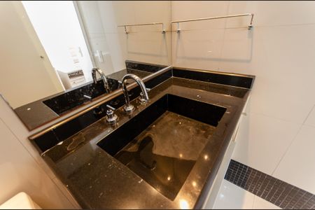 Apartamento à venda com 56m², 2 quartos e 1 vagaSuíte - Banheiro