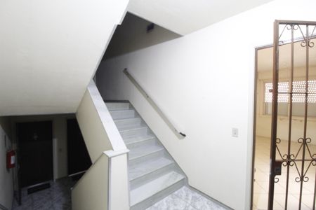 Apartamento à venda com 43m², 1 quarto e sem vagaEscada