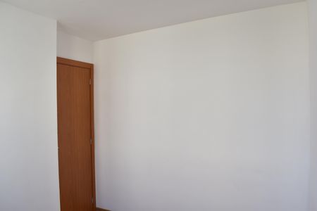 Quarto 2 de apartamento para alugar com 2 quartos, 34m² em Santa Cândida, Curitiba