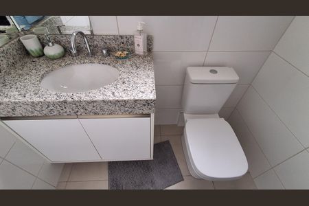 Apartamento à venda com 77m², 2 quartos e 2 vagasBanheiro Social