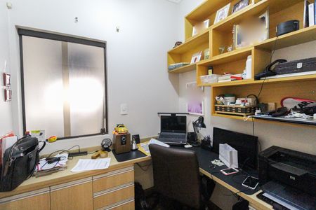 Apartamento à venda com 139m², 3 quartos e 3 vagas Apartamento à venda com 139m², 3 quartos e 3 vagasEscritório