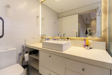 Apartamento à venda com 139m², 3 quartos e 3 vagas Apartamento à venda com 139m², 3 quartos e 3 vagasBanheiro da Suíte