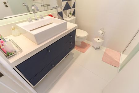 Apartamento à venda com 139m², 3 quartos e 3 vagas Apartamento à venda com 139m², 3 quartos e 3 vagasBanheiro Social