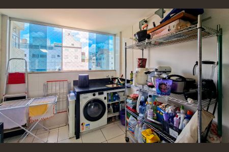 Apartamento à venda com 80m², 3 quartos e 1 vaga Apartamento à venda com 80m², 3 quartos e 1 vagaCozinha e Área de Serviço